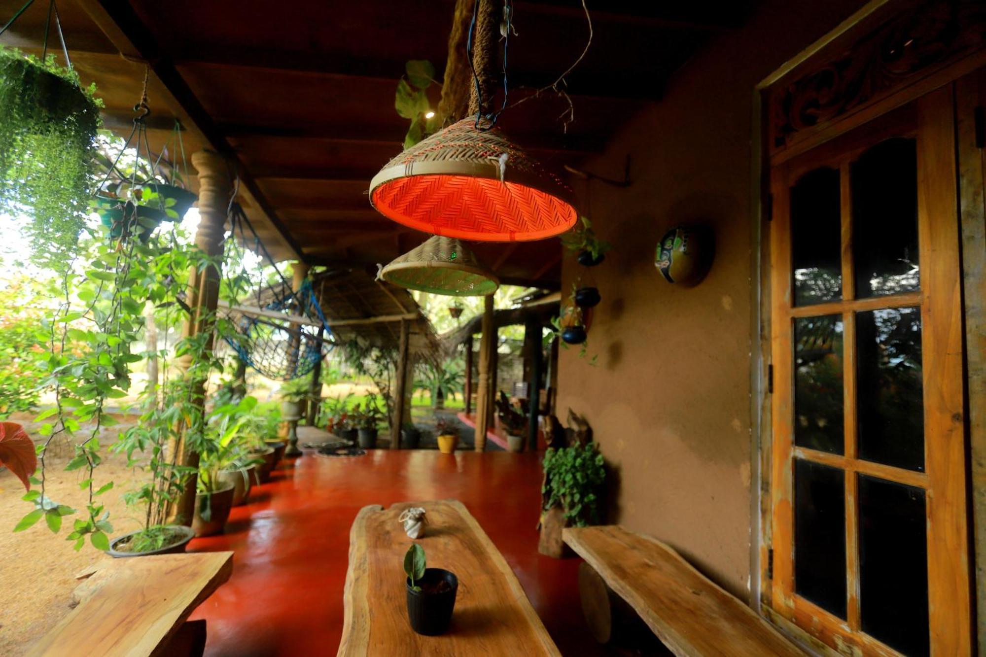 Dinna Nature Hostel Сигирия Экстерьер фото