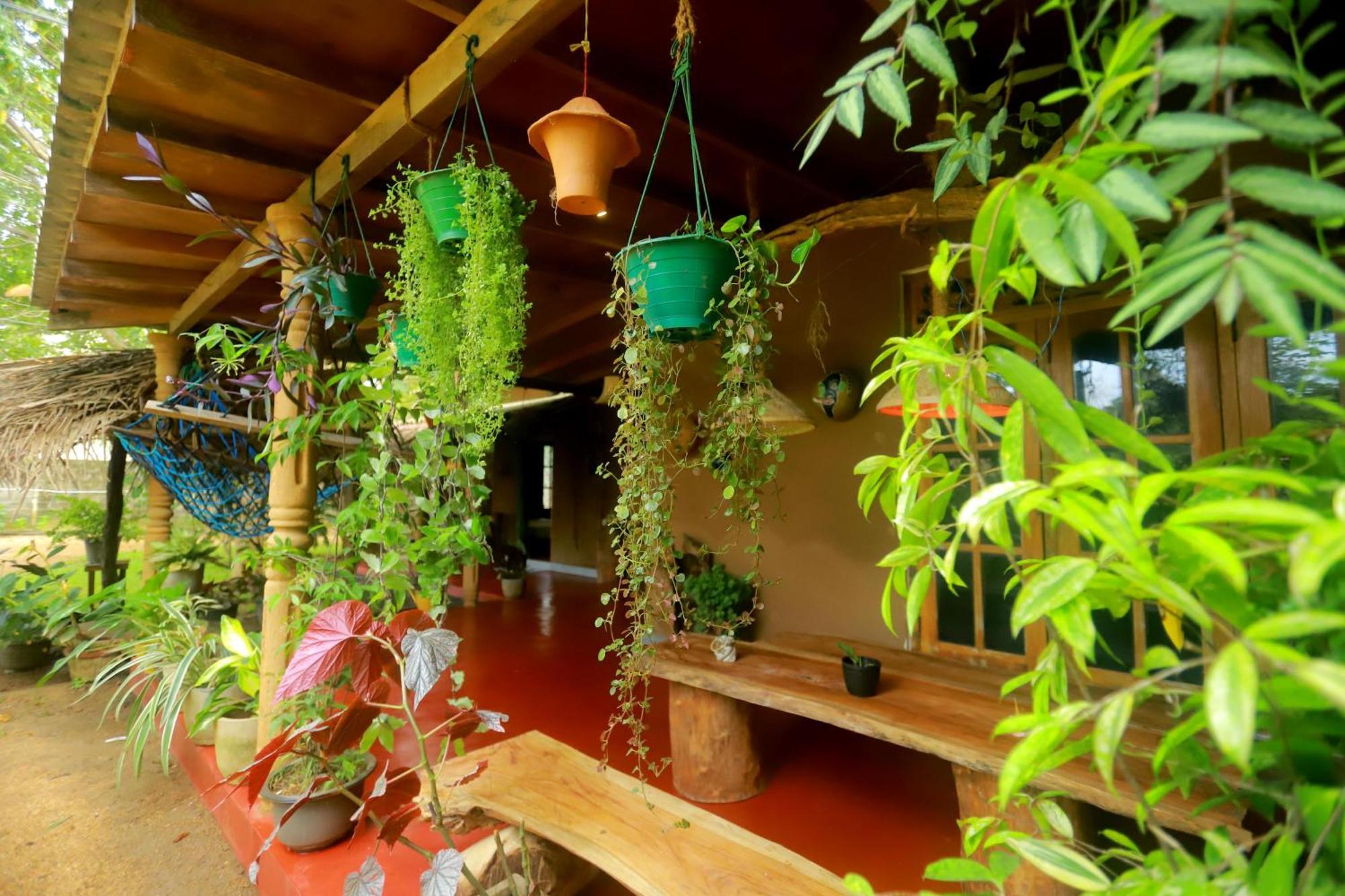 Dinna Nature Hostel Сигирия Экстерьер фото